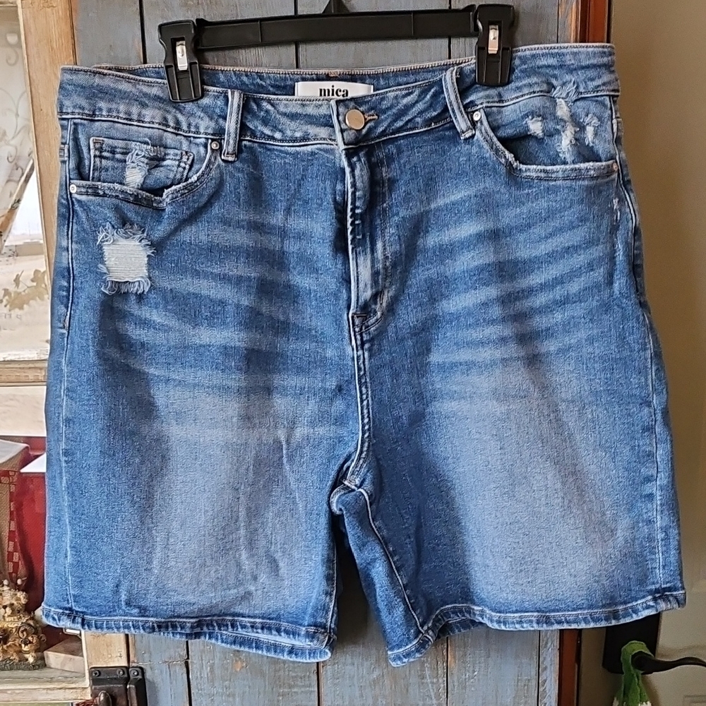 Mica Shorts